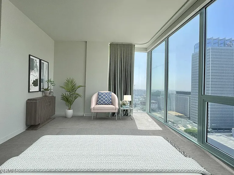 1050 S Grand Ave #2001 — Photo 8
