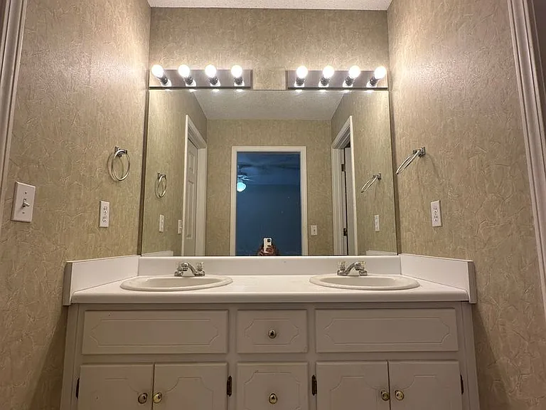 105 S Springview Dr — Photo 21