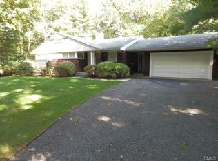 22 Stowe Pl, Trumbull, CT 06611