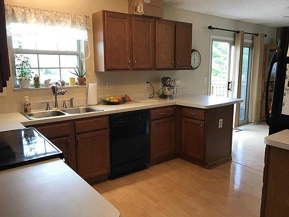 5th image of 692 Wynstone Dr