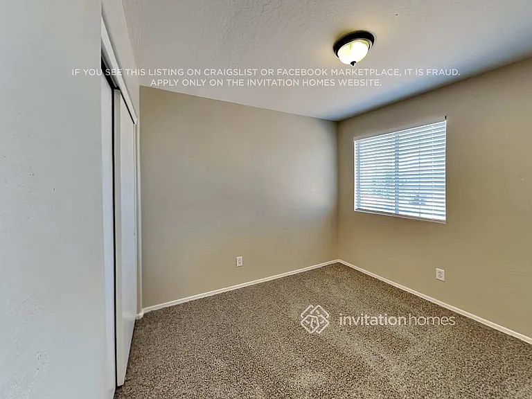 11821 W Laurel Ln — Photo 8