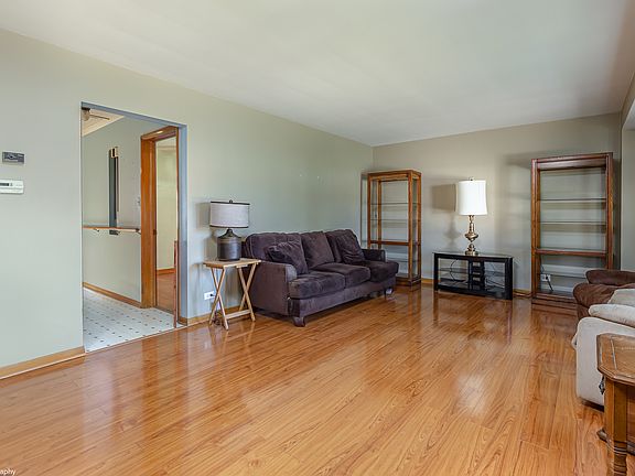 4th image of 9217 Parkside Ave