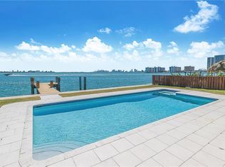 1820 Bay Dr, Miami Beach, FL 33141
