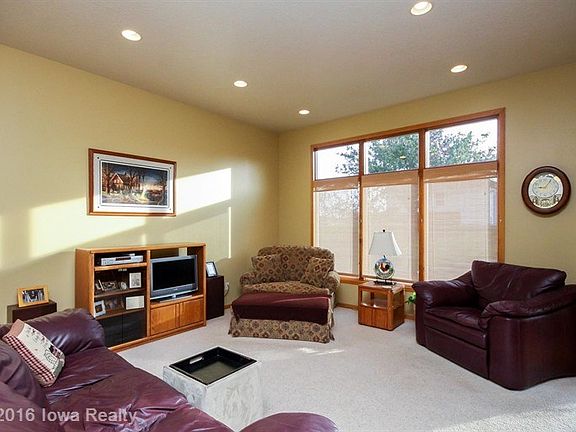 2nd image of 1504 Apple Dr