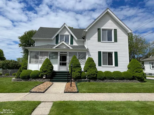 138 S 3rd St, Marine City, MI 48039