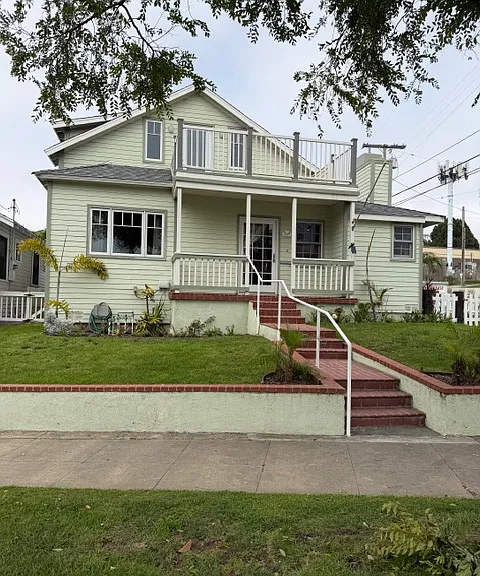 302 N Gertruda Ave — Photo 1