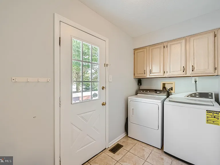 8 Sapphire Hill Ct — Photo 29