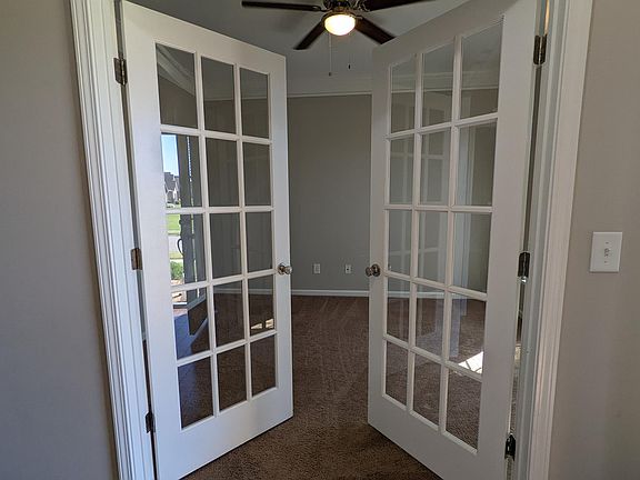 4th image of 2106 Audubon Ln