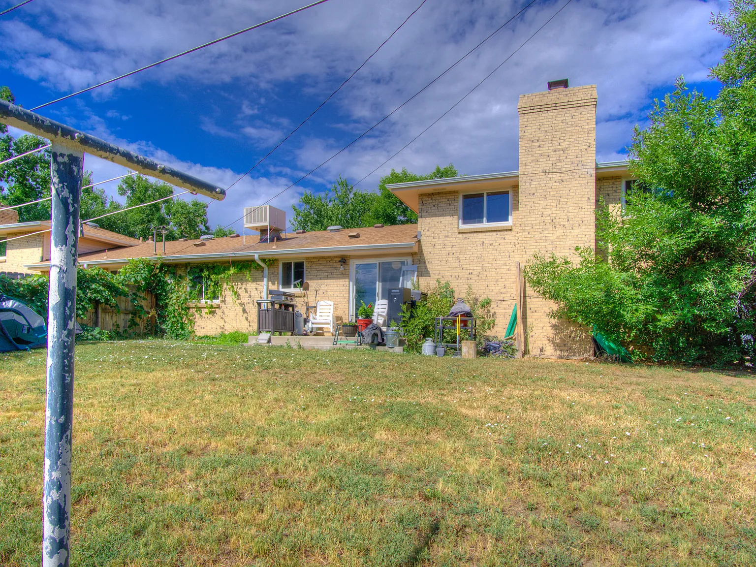 4 bed, 2200 sqft, $2,850 — Photo 2