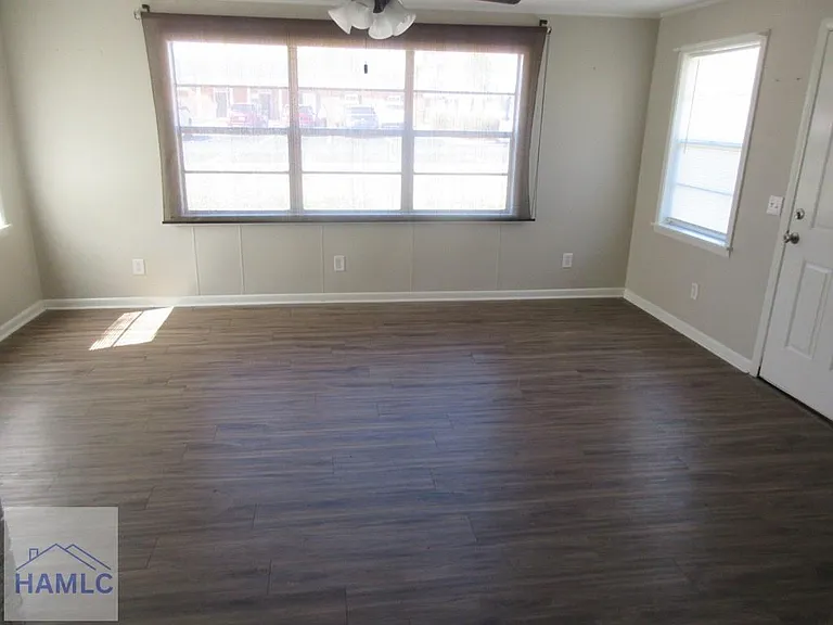 402 Morris St — Photo 6