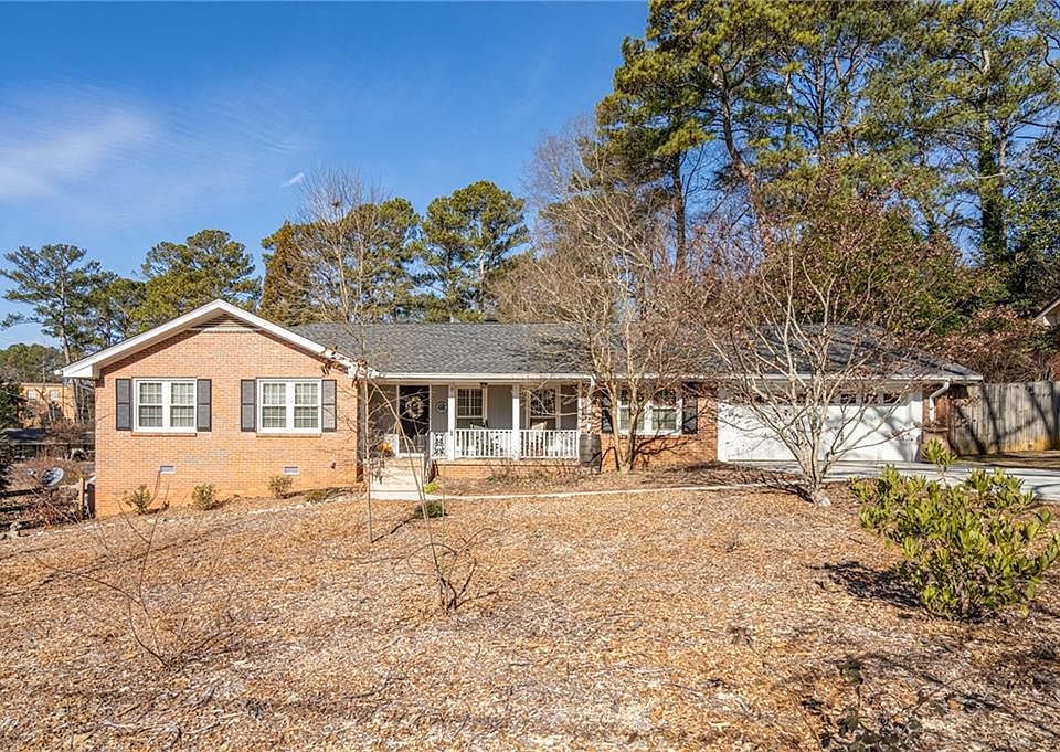 1st image of 2384 Bradcliff Dr