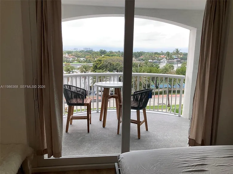 5401 Collins Ave #320 — Photo 47