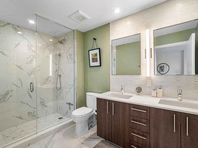 236 SE 5th Ave #303 — Photo 15