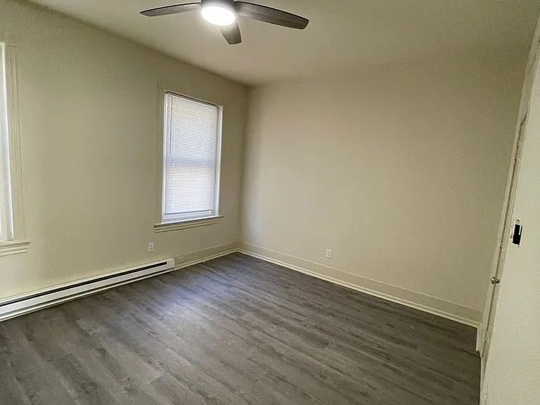 5122 Arch St — Photo 10