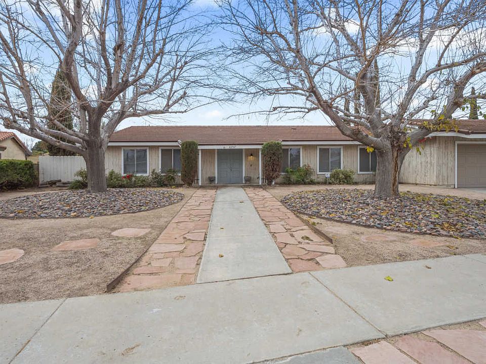 1st image of 42947 Victorville Pl