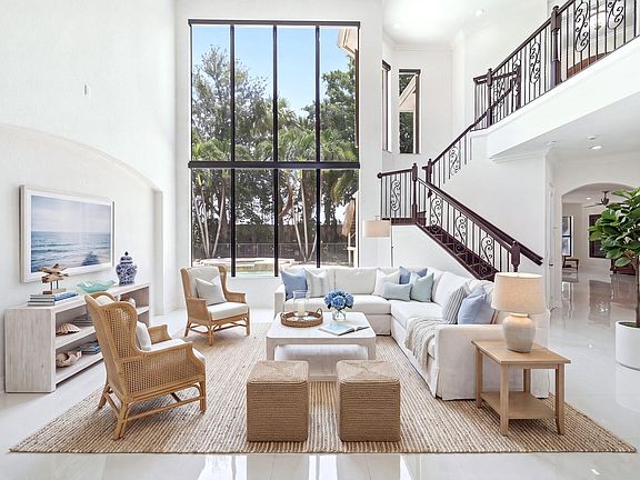 4th image of 10594 Versailles Boulevard