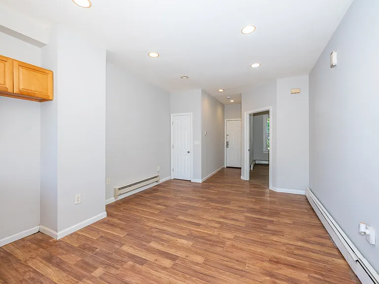 162 E Main St #1 — Photo 4