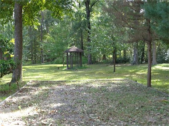 Lots of shade trees in back