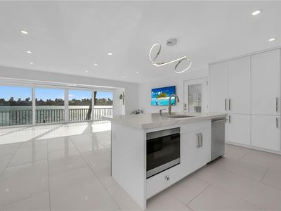 2800 Gulf Shore BLVD N #101, Naples, FL, 34103