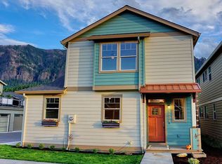 1124 SE Chinookan Dr, Cascade Locks, OR 97014
