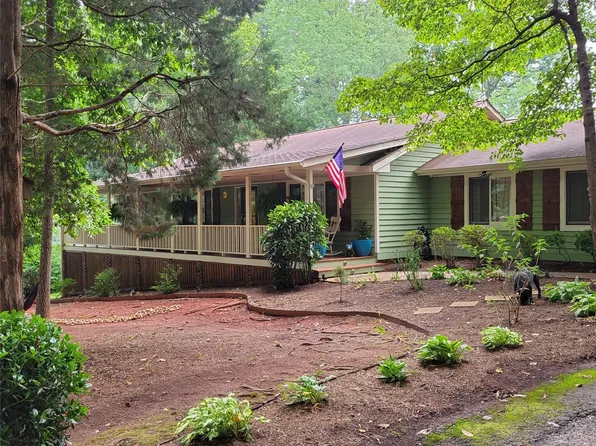 1648 Fairway Dr, Newton, NC 28658
