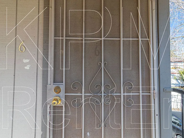 1028 N Commerce St #6 — Photo 7