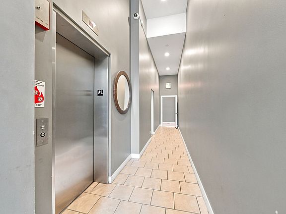2nd image of 815 N Ashland Ave #3N