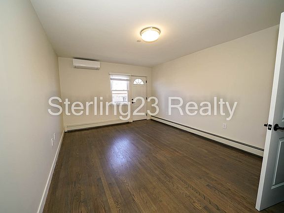 4th image of 31-16 31st St #4RR