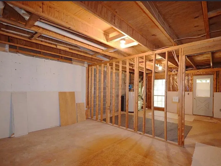 1804 Queen Anne Ct — Photo 16