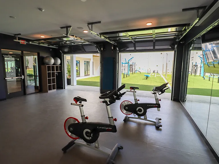 The Pointe at Polaris — Photo 40