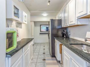 411 Park Pl APT 2G, Fort Lee, NJ 07024