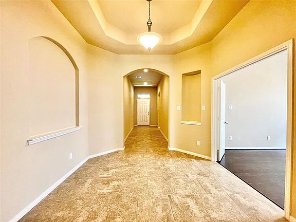 4th image of 9715 Dry Creek Ct