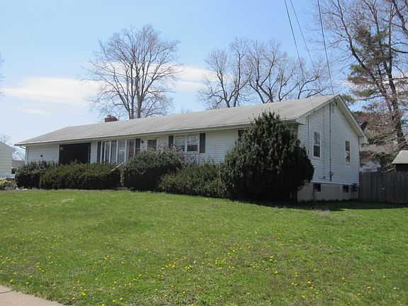 3rd image of 100 Cornell Cir