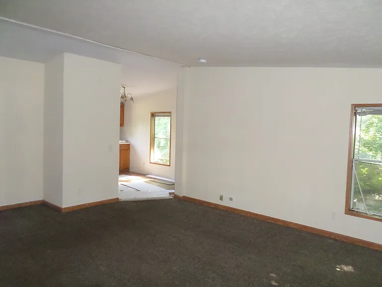 9944 Maple Dr — Photo 6