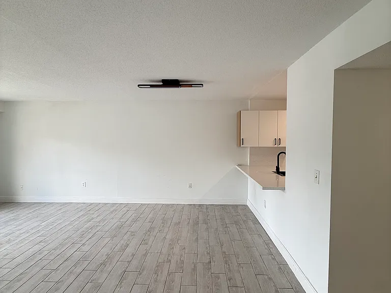 10431 N Kendall Dr #D104 — Photo 12
