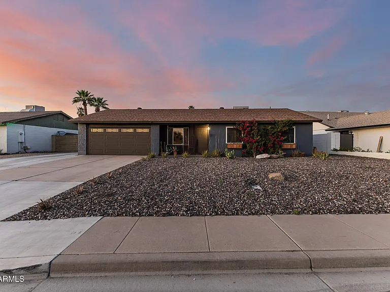 2200 N Los Altos Dr — Photo 1