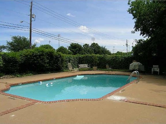 3rd image of 1712 Scenic Dr APT D