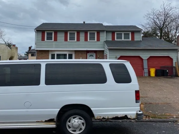 2569 Pettit Rd, Pennsauken, NJ 08109