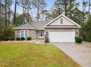 815 Meadow Ln SW, Calabash, NC 28467