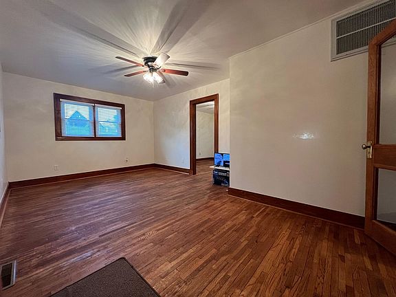 5th image of 312 Andrews St