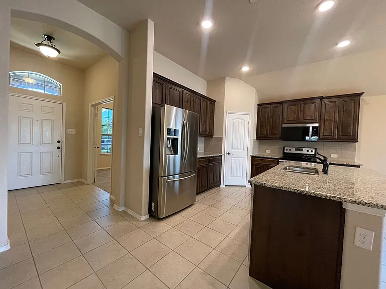 2120 Blakely Ct — Photo 17