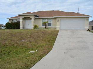 1820 SW 3rd Pl, Cape Coral, FL 33991