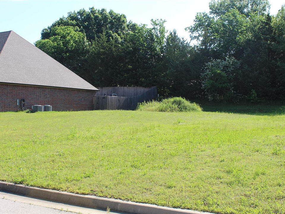 2nd image of 2332 Jefferson Rd