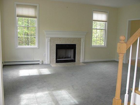 Fireplaced Livingroom