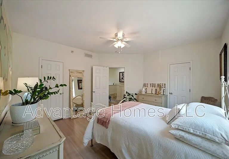 11610 Tomahawk Creek Pkwy #I — Photo 21