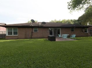 11827 S Willow Cir, Houston, TX 77071