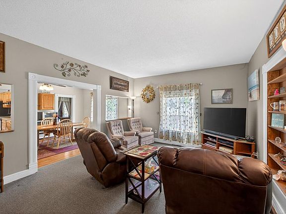5th image of 506 2nd Ave NW