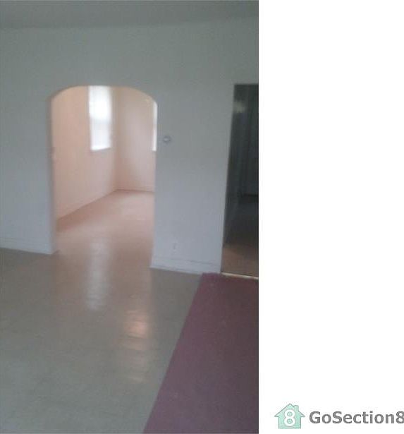 2nd image of 5112 Arbutus Ave