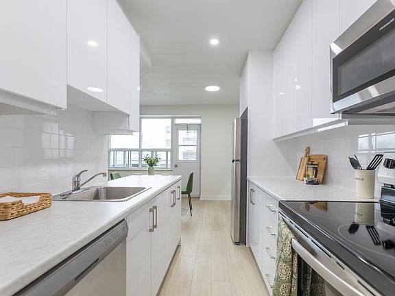4th image of 1170 Fennell Ave E #109