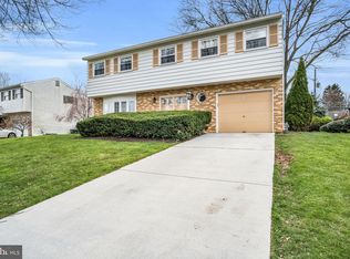 7 Center Dr, Camp Hill, PA